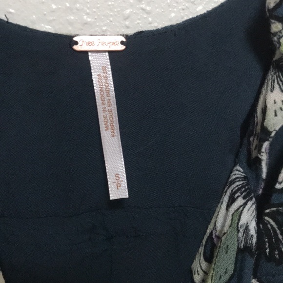 FREE PEOPLE Tropical Floral Ruffle Dress with POCKETS! Size S - SEXY! - Picture 3 of 4